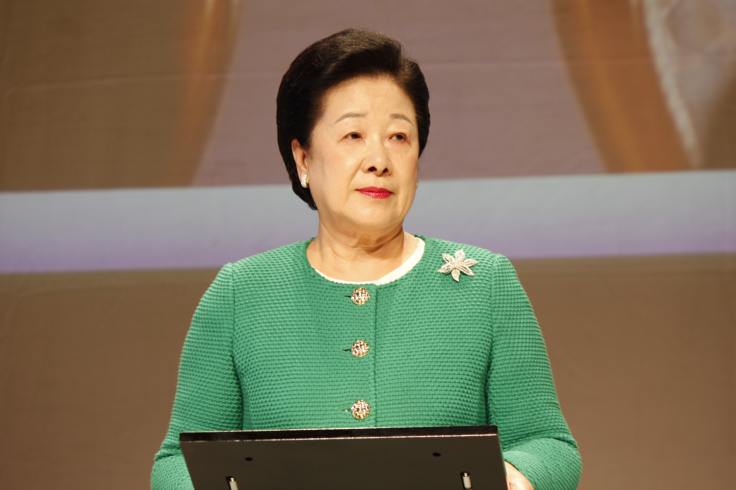 Korean Newspaper: Celebrating 50 Years of the Unification Movement 1 011033