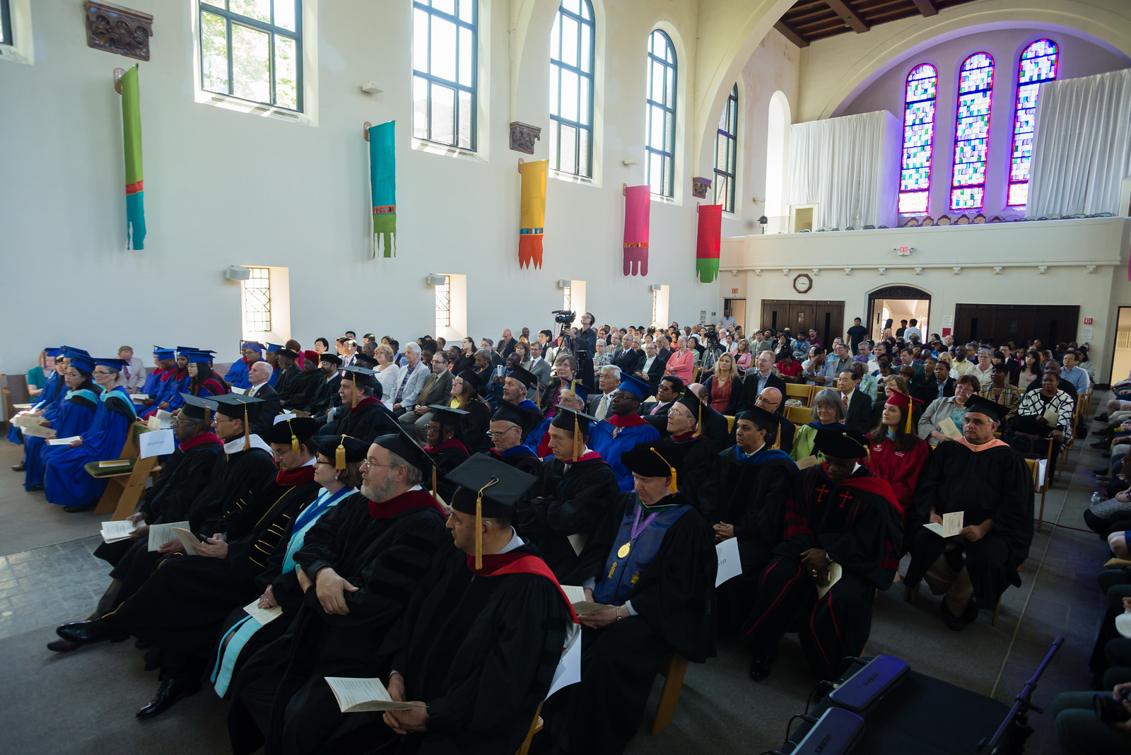 UTS: Seminary Grads Challenged to Enlighten a Dark World 9 20150526 (9)