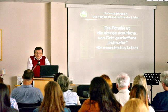 Germany: International Cafe 1 ge-ic16-3