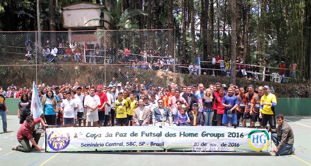 Brazil: Second National Soccer Cup for the Home Groups 1 spo-bra16-15