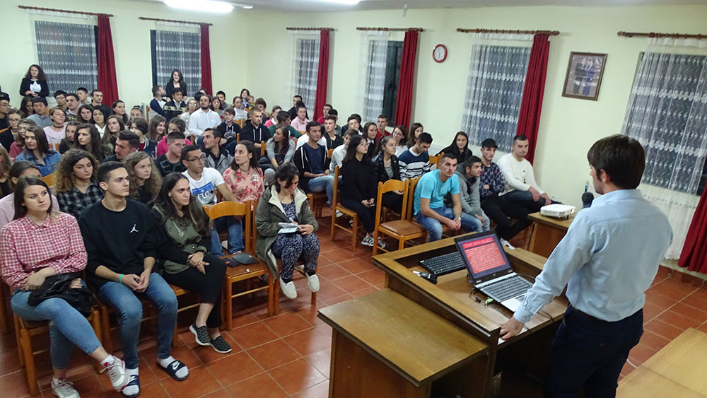 Albania: Peace Starts with Me 1 al cr 2