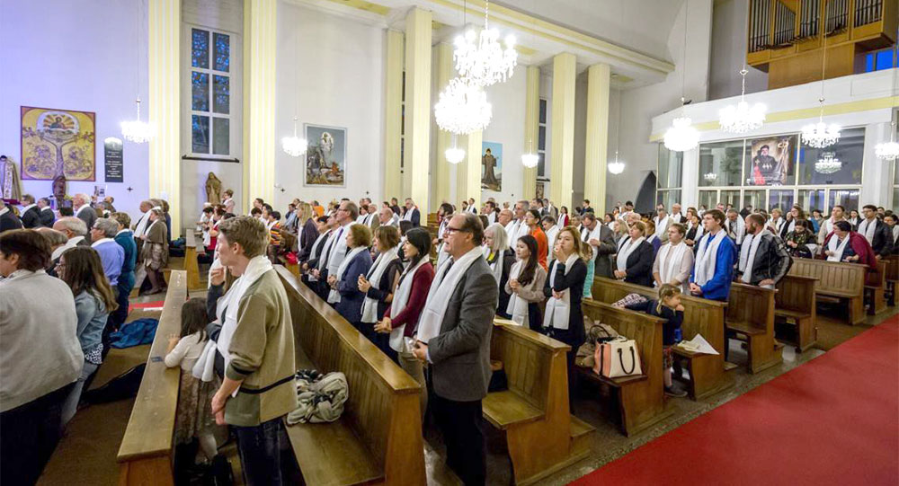 Austria: Charity Concert and Blessing for Syrian Refugee Families 1 au bs 1