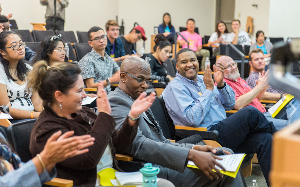 USA: Uniting Professors and Students on Campus 3 ca las 1