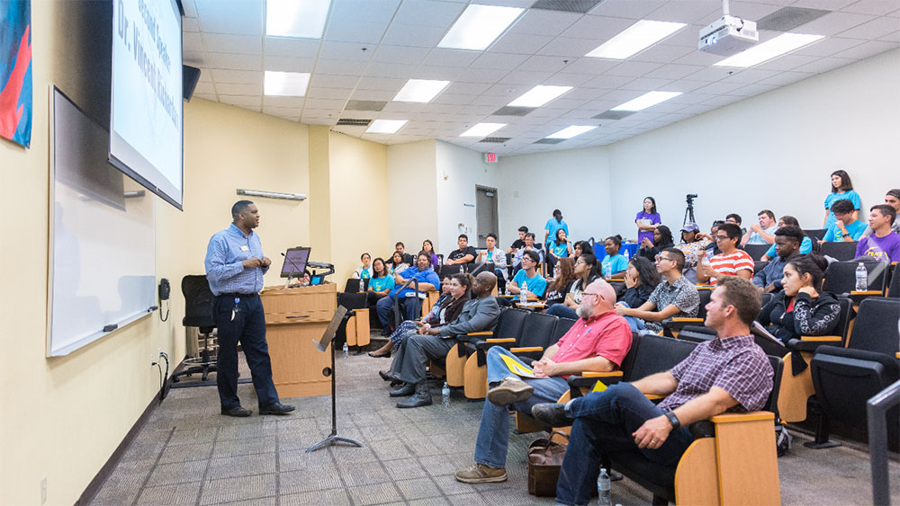 USA: Uniting Professors and Students on Campus 2 ca las 2