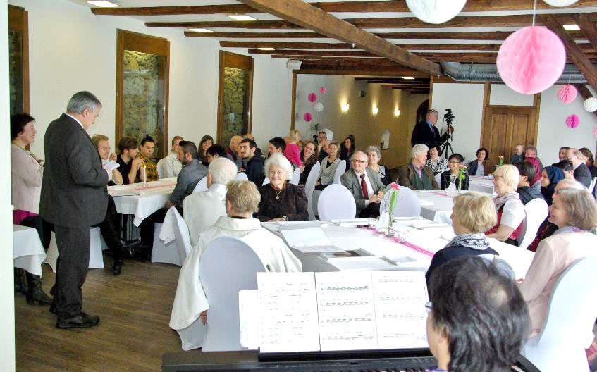 Austria: Celebration under the Banner of Love 1 au bol 2