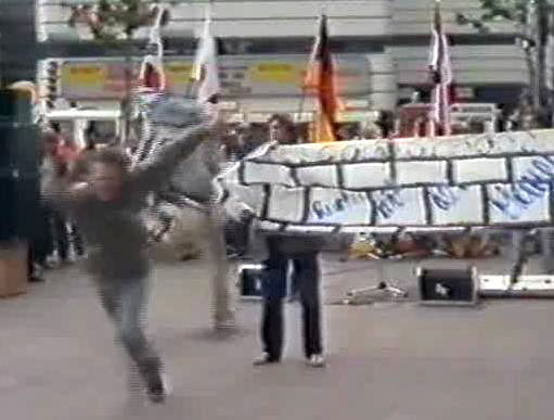 The Breakdown of the Berlin Wall 7 ed bw 5