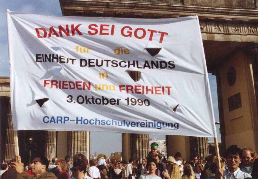 The Breakdown of the Berlin Wall 8 ed bw 9