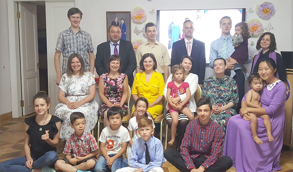 Estonia: Meeting of the Baltic family 1 es hf