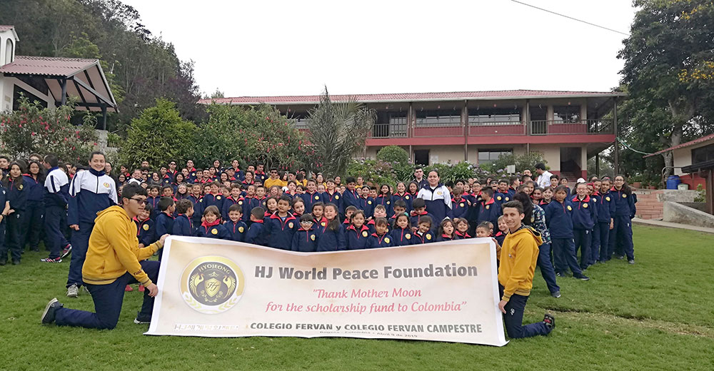 Colombia: HJ World Peace Foundation’s Scholarship for 30 Students 2 co scs 1