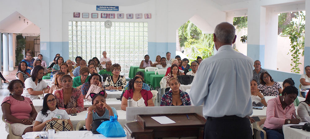 Dominican Republic: Character Education Seminar 1 dr wfwpse 2
