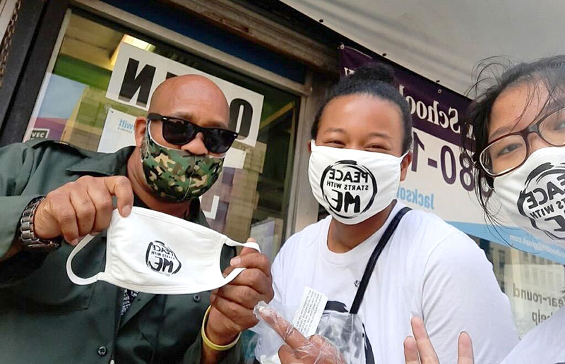 USA: Hundreds of Peace Starts With Me Masks Given Away 1 us ms