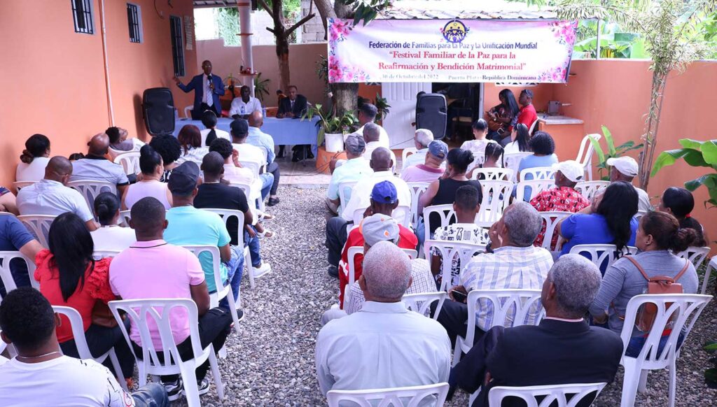 Dominican Republic: Marriage Reaffirmation Festival 4 dr bl 1