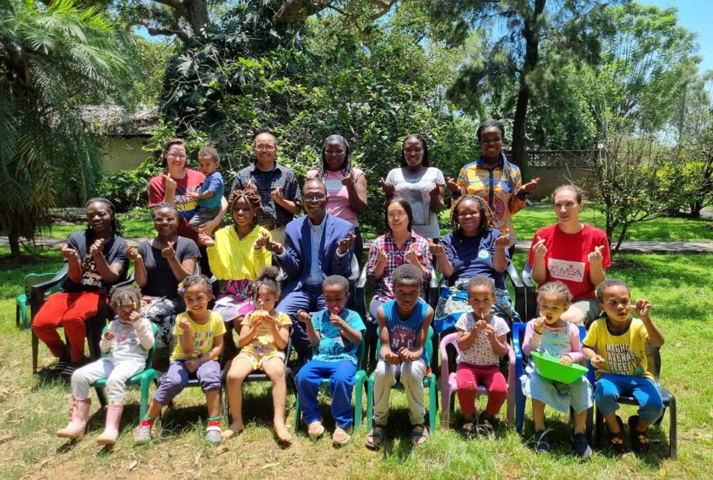 Africa: Little Hyobaragi 1 af ws