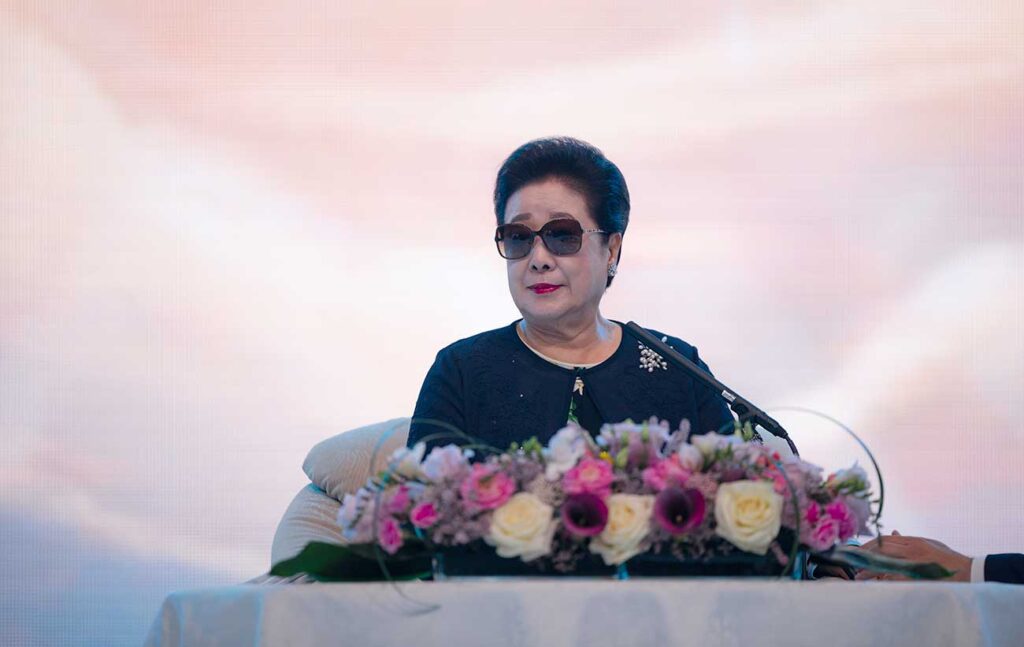 Pentecost Service with True Mother 1 tm51924 5