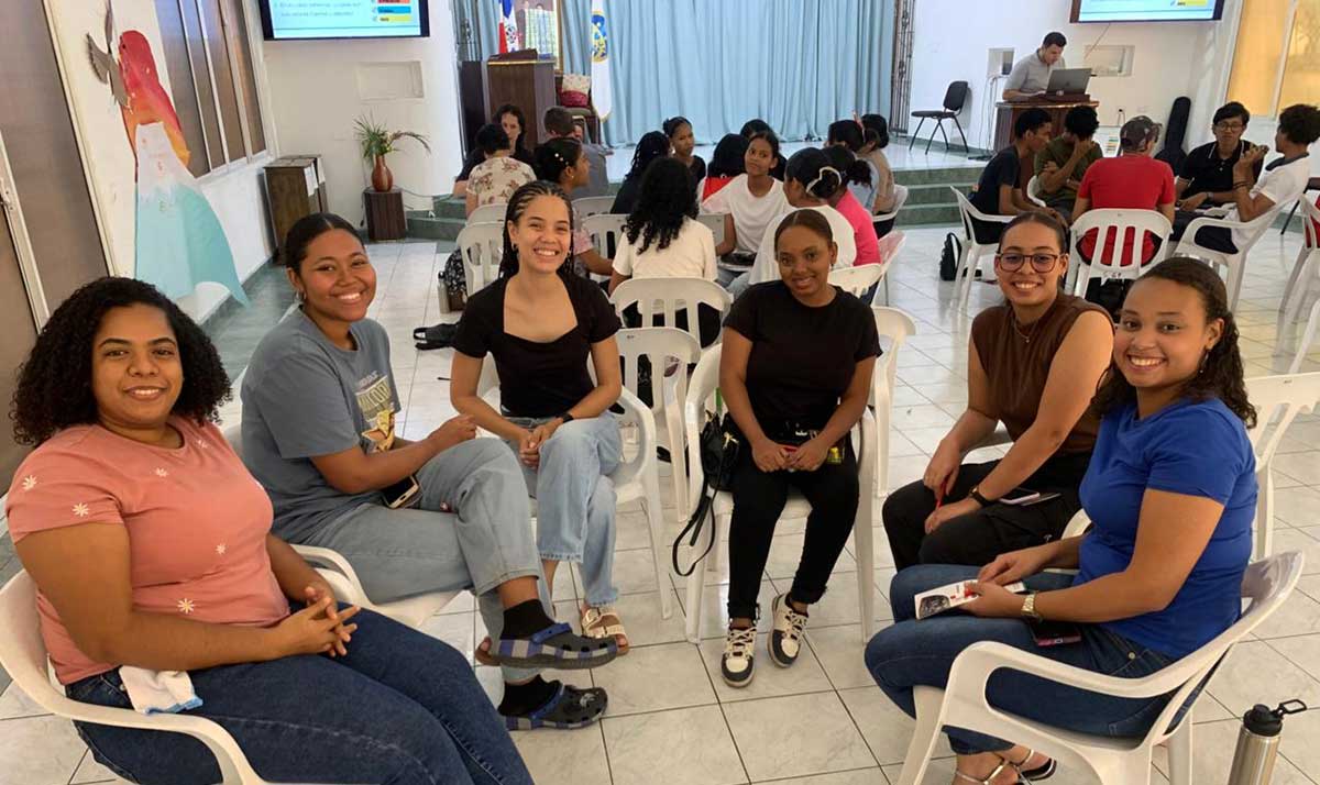 High Noon Seminar Inspires Youth and Blessed Couples in the Dominican Republic 3 DOMINICAN REPUBLIC EVENT 2