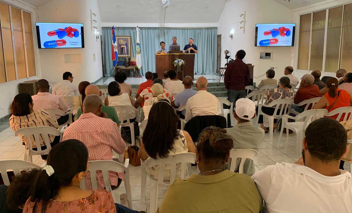 High Noon Seminar Inspires Youth and Blessed Couples in the Dominican Republic 2 DOMINICAN REPUBLIC EVENT 4
