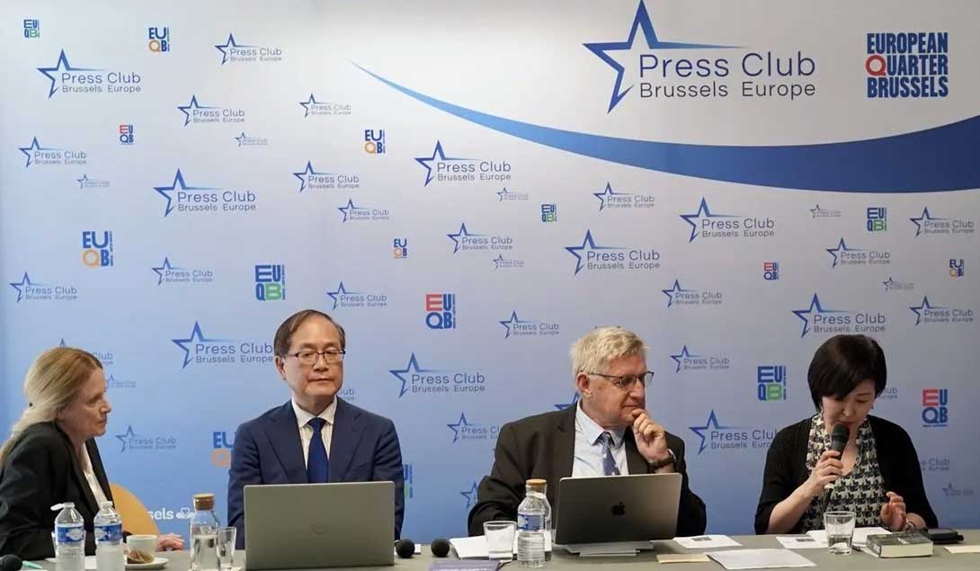 Press Club in Brussels 1