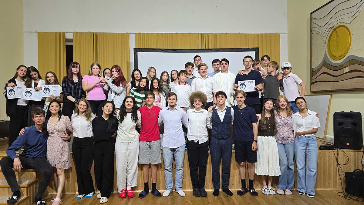 Youth Cross Borders1