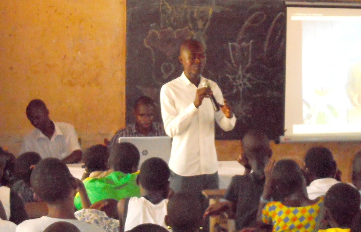 YF-Togo (4)