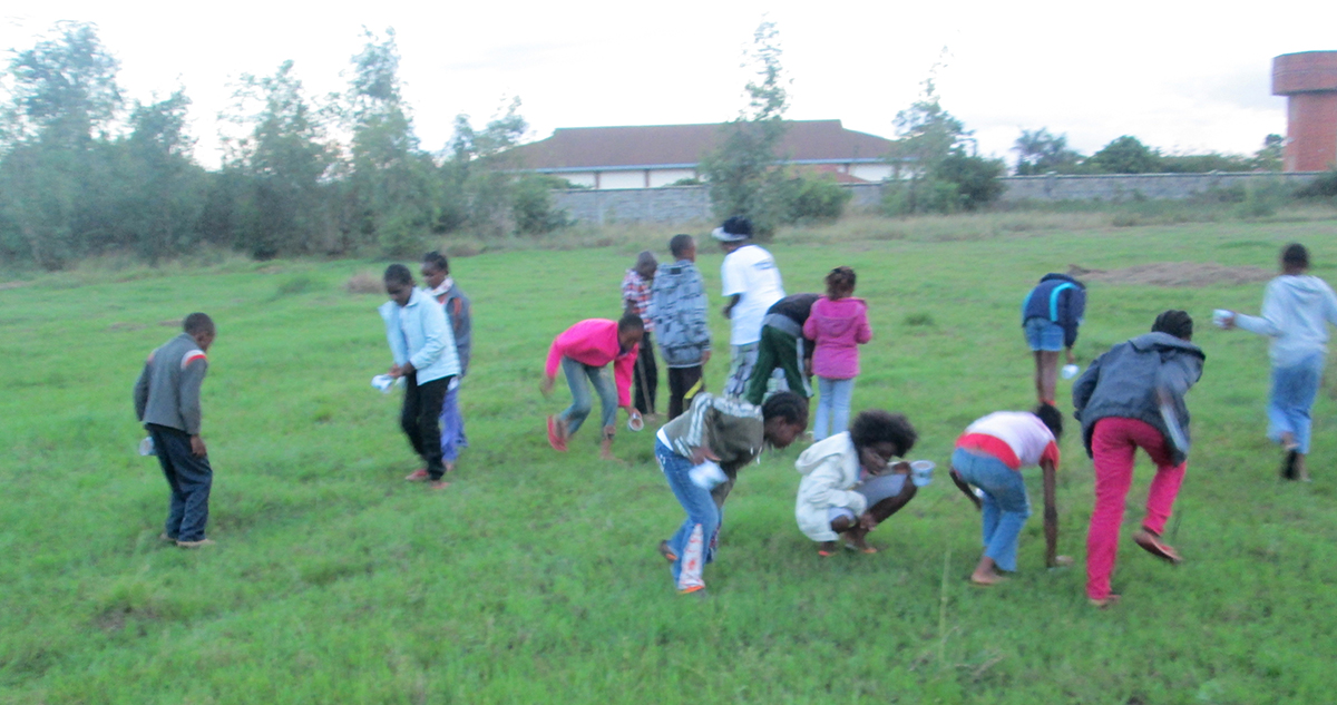 Kenya: Tribal Messiah Blessing and Children's Easter Workshop 5 ke-bl-ws (5)