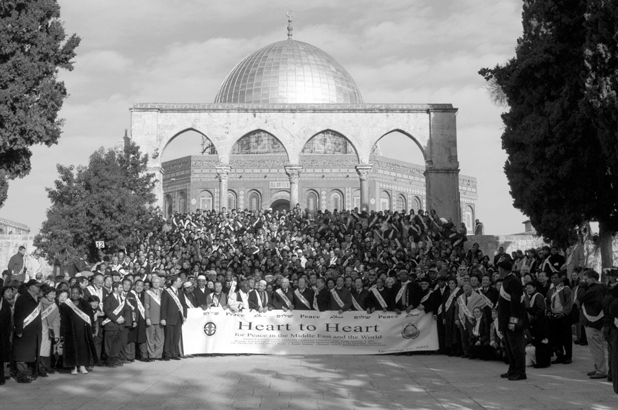 Memoirs of a Unification Church Photographer 3 ko-m (2)